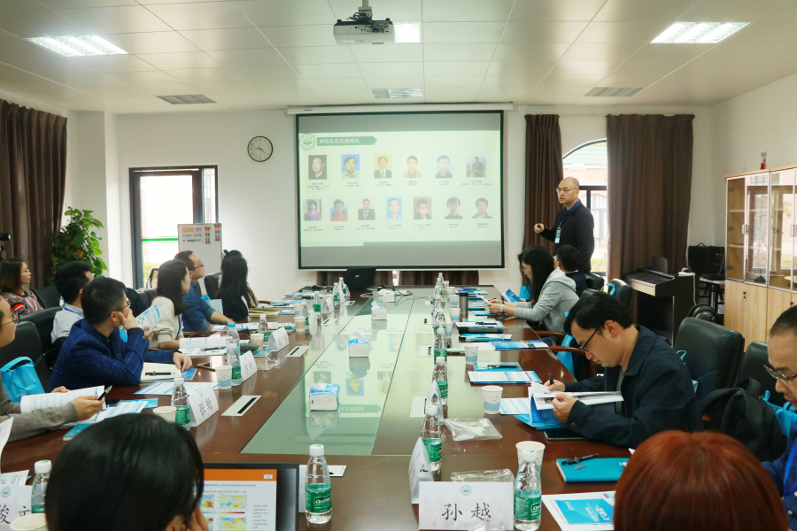 中山大学大气科学学院   袁文平副院长做学院介绍