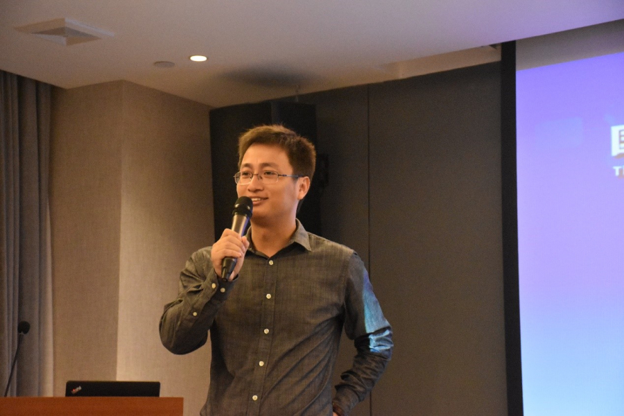 中山大学大气科学学院吴欢教授主持会议