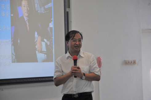 分担风雨,分享阳光——央视著名气象主持人宋英杰老师为我院新生主讲“大气新生第一课”