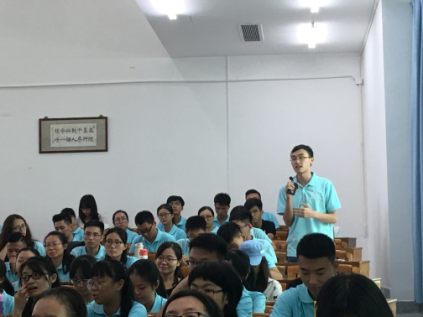 分担风雨,分享阳光——央视著名气象主持人宋英杰老师为我院新生主讲“大气新生第一课”